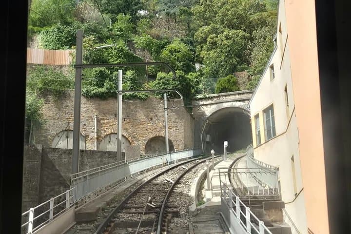 Lyon Old Town Walking Tour in Traboules and Fourvière Funicular