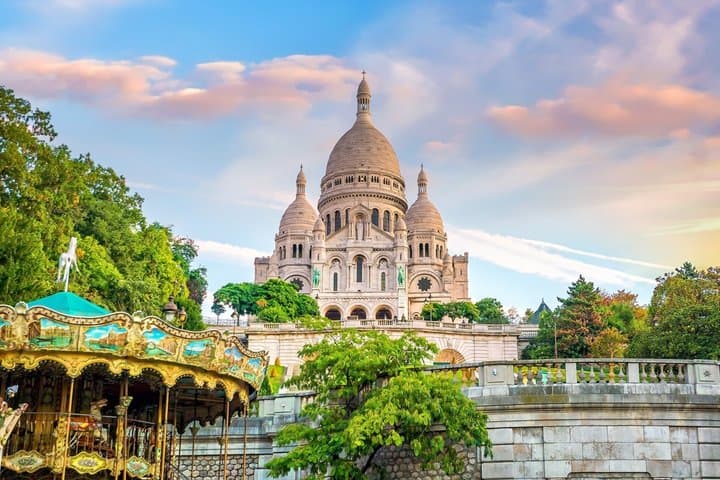 Paris's Old Town and Top 10 Sights Private Car Tour