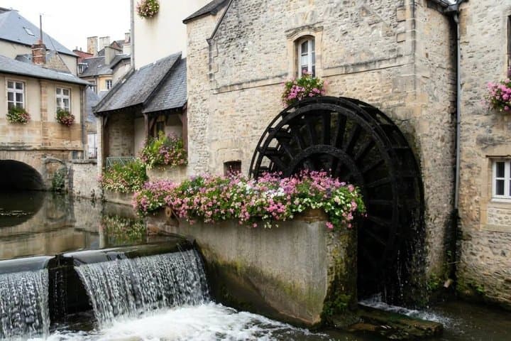 Bayeux Self Guided Walking Tour and City Exploration