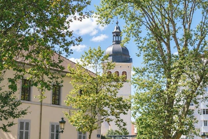 Self-Guided Podcast Tour Annecy: The Dual Crown of the Alps