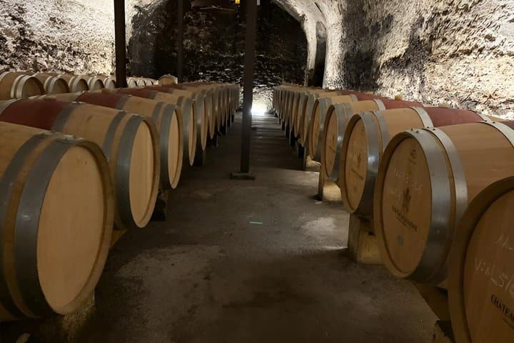 Wine Route of Châteauneuf du Pape in Méhari or 2CV