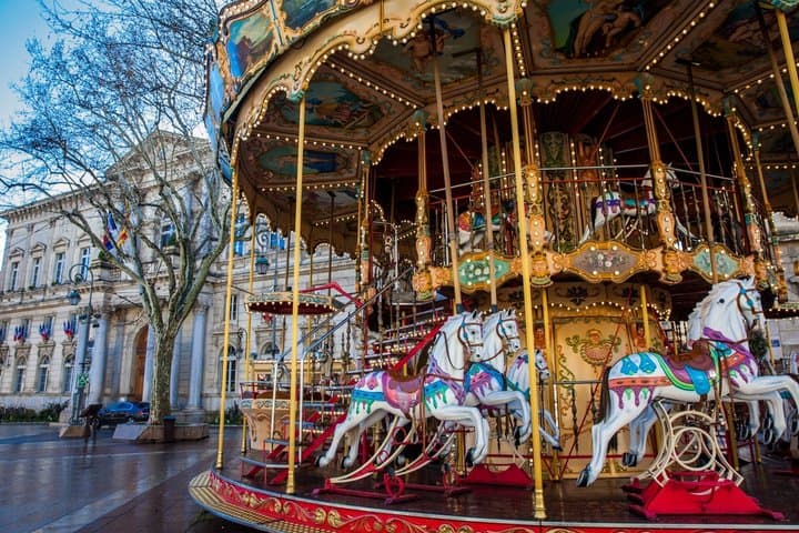 Lyon to Avignon 1 Day Private Guided Tour by Car