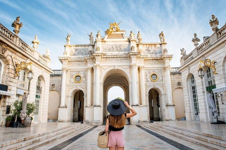 Hello Nancy: Private 2-Hour Intro City Walk with Local Guide