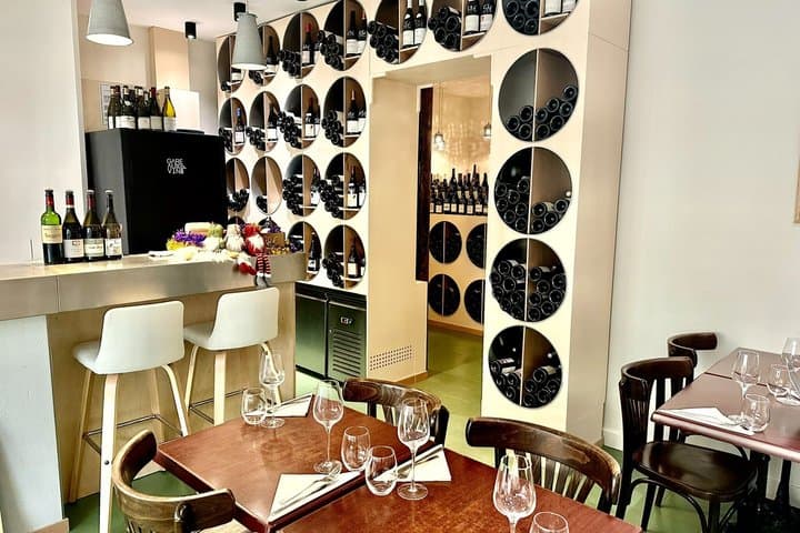 Paris: Wine, Champagne & Cheese Tasting with a Michelin Sommelier