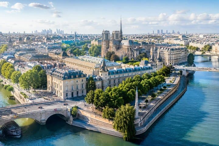 Cité Island: Notre Dame+Sainte Chapelle+Conciergerie Outside Tour