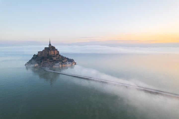 Mont Saint Michel and Local Creperie Lunch Bus Tour from Le Havre
