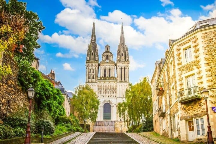 TOP Angers: Private Guided Tour with Your Mobile
