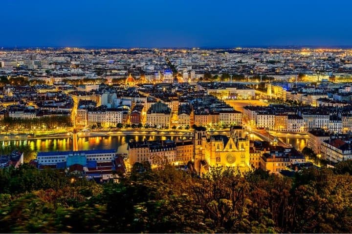 TOP Lyon: Private Guided Tour with Your Mobile