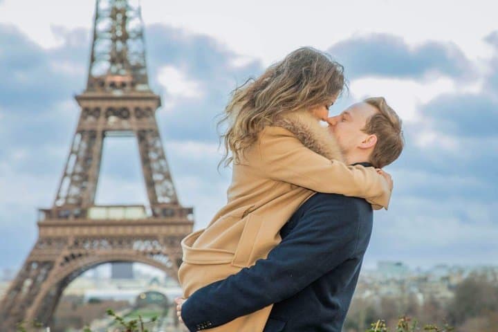 Private Professional Photoshoot in Paris at Eiffel Tower