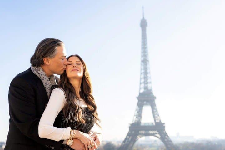 Private Professional Photoshoot in Paris at Eiffel Tower