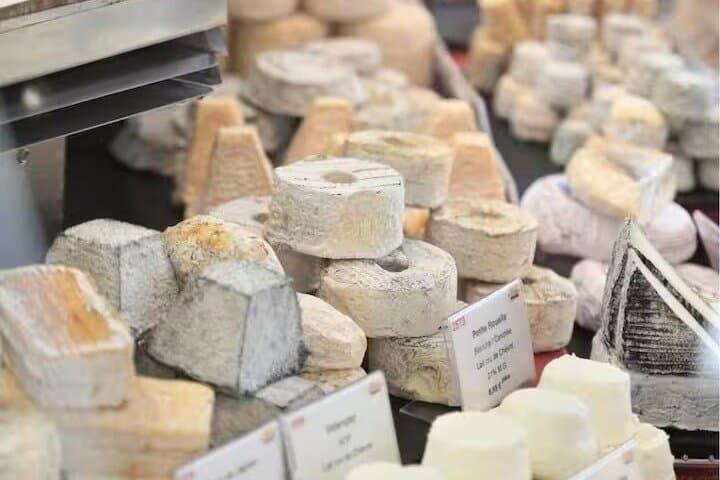 Iconic Eiffel Tower Food Tour: Oysters, Cheese, Wine & More