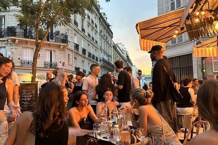 Paris: Le Marais Hidden Gems Walking Tour with Tasting