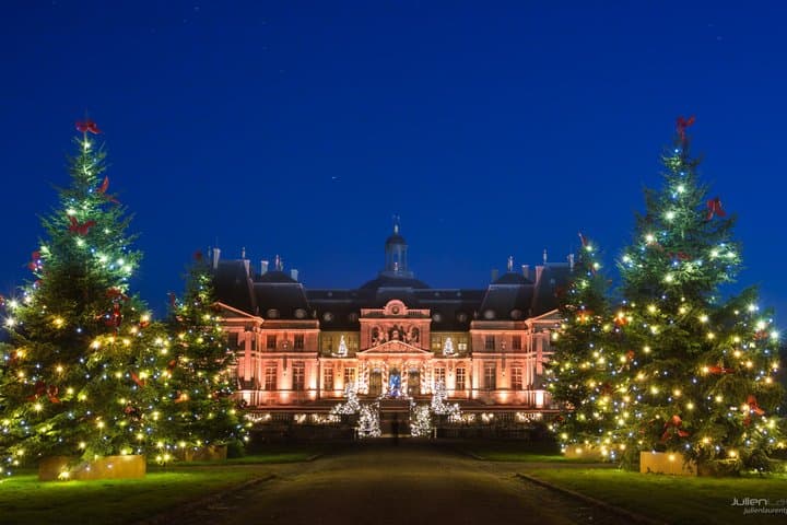 Christmas in Paris Chauffeur Driven Tour Vaux le Vicomte Castle