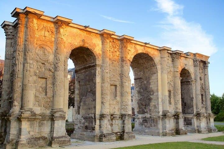 Tour of Reims: Conflicts, Royal Legacy & Champagne