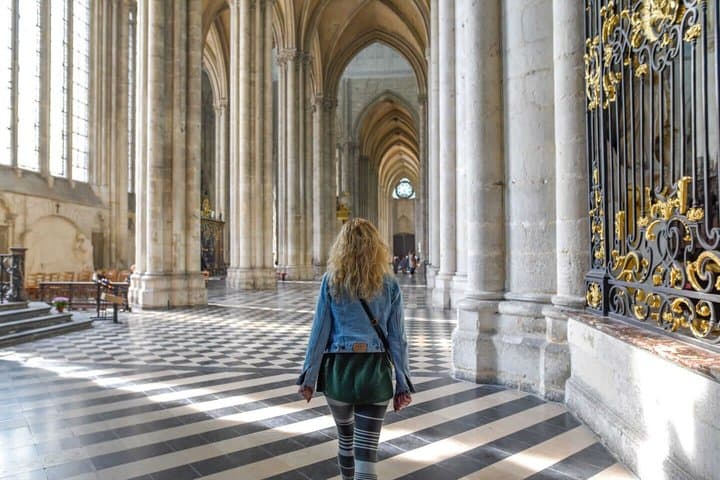 Hello Amiens: Private 2-Hour Intro City Walk with Local Guide
