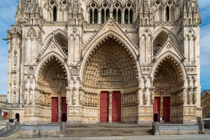 Hello Amiens: Private 2-Hour Intro City Walk with Local Guide