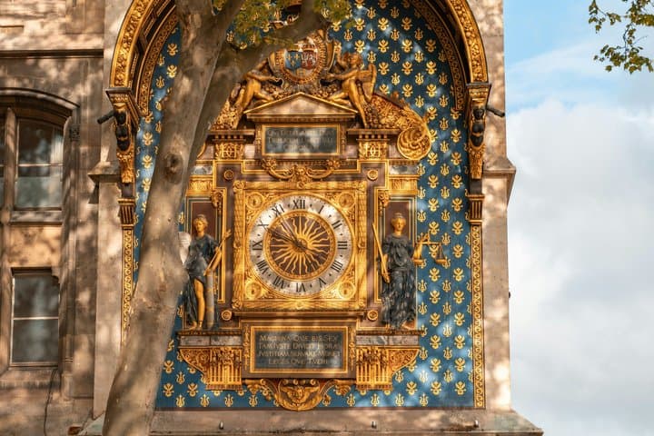 Notre Dame and Ile de la Cite Legends Walking Tour