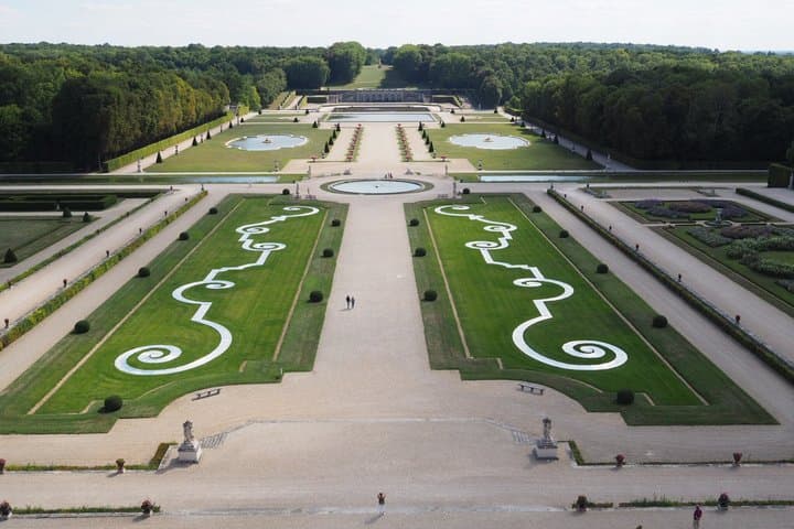 Royal France Tour Fontainebleau and Vaux le Vicomte