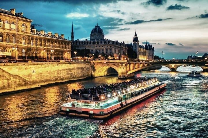 Seine River Gourmet Cruise Champagne, Lunch or Dinner Service