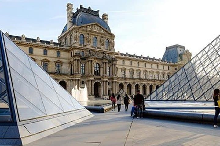 Louvre Museum Skip-the-Line Ticket et Optional Seine River Cruise