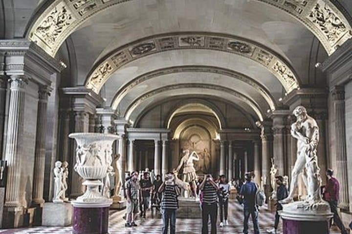 Louvre Museum Skip-the-Line Ticket et Optional Seine River Cruise