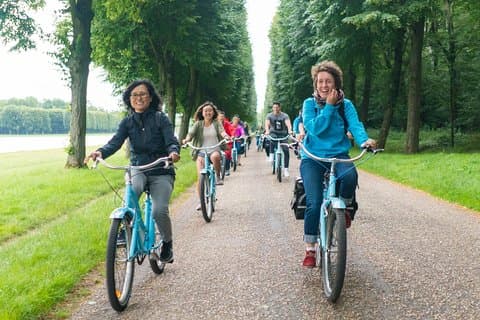Versailles Palace Bike Tour with Market & Marie-Antoinette hamlet