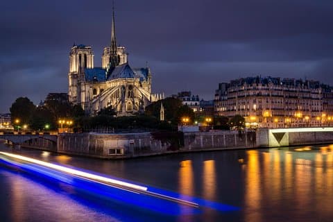 Paris demands to be captured beautifully