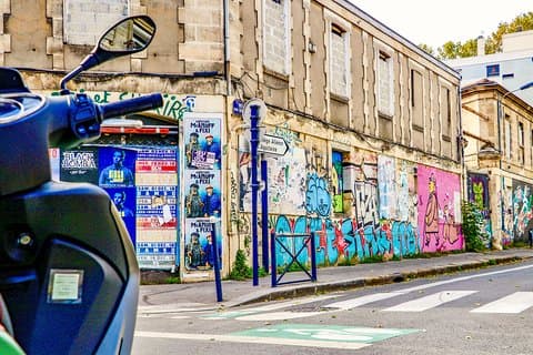 Explore Bordeaux's Art and Culture with a Local