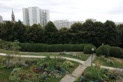 Flâneurs of Belleville: A Self-Guided Audio Tour of the Neighbourhood's Art