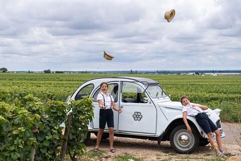 Citroën 2CV Burgundy rental and Tasting at the Château de Pommard