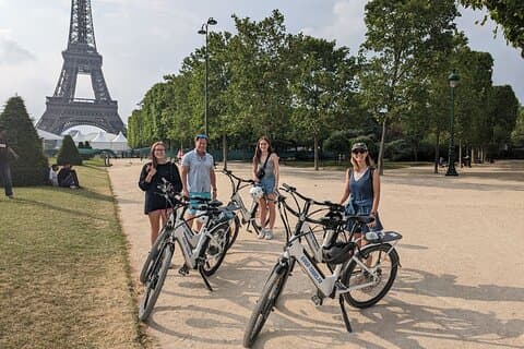 Private 2.5-Hour Paris E-Bike Highlights Tour