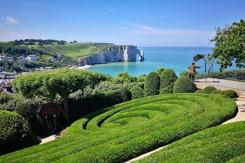 Private round transfer to Etretat and Honfleur from Le Havre