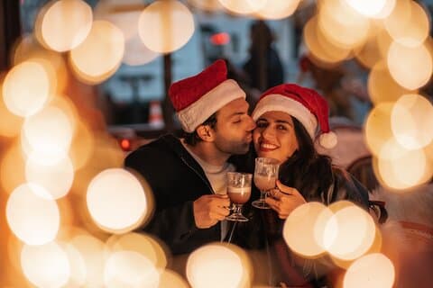 Paris: Private Christmas Photoshoot with Props
