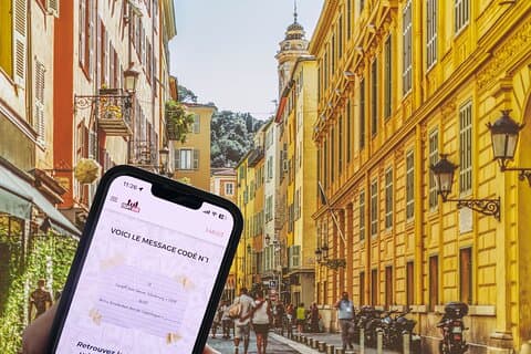 Immersive digital activity in the streets of Nice
