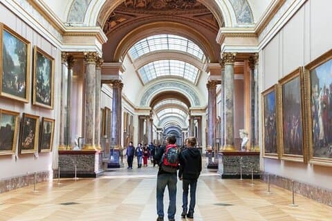 Paris: Louvre Walking Tour with Museum Entry