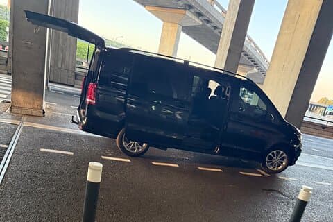 Private Transfer CDG to Disneyland via Sedan or Van
