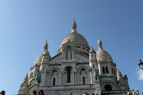 Montmartre and Sacré Coeur with Moulin Rouge Outdoor Tour