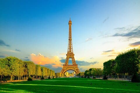 Best of Paris: Eiffel Tower Summit or 2nd Floor Guided Tour