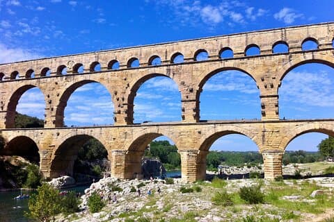 Provence Historical Tour: Arles, Pont du Gard and Avignon
