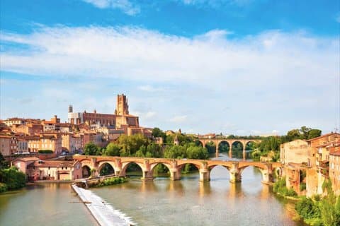 Hello Albi: 2-Hour Intro City Walk with Local Guide