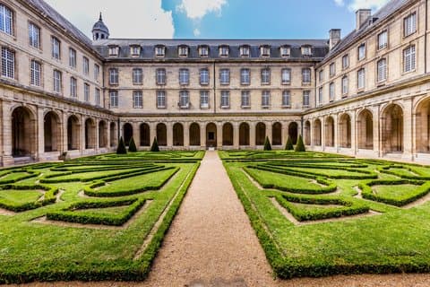 Private Shore Tour: Historic Caen Walking with Transfer from Port