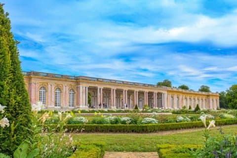 Versailles Private Tour with Golf Cart and Trianon Access