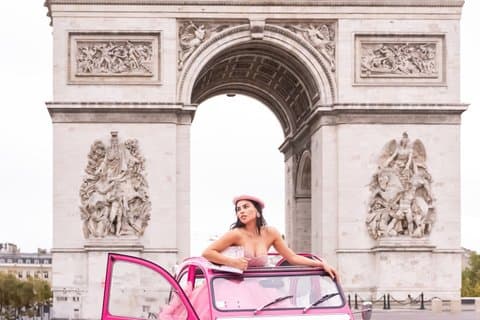 1h 2CV ride through Paris with photo stops