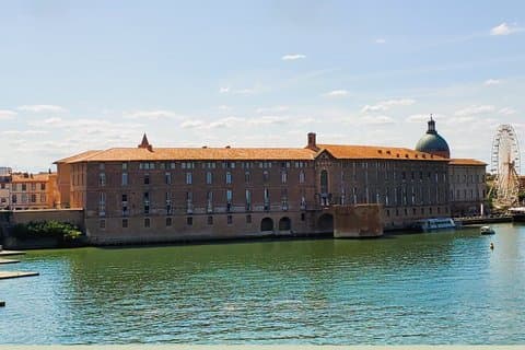 Historical and secret Toulouse guided tour