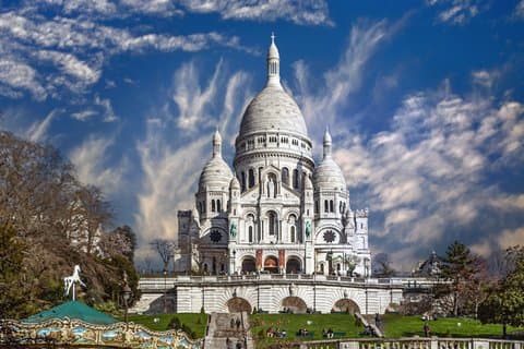 Paris Montmartre Walking Tour: Moulin Rouge to Sacré-Cœur