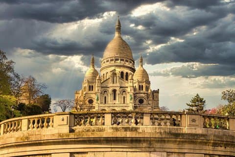 Montmartre and Sacre-Coeur Walking Tour