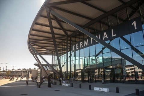 Lyon Airport Private Transfer to and from City Center