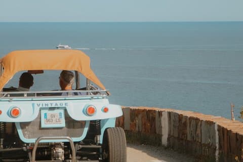 Riviera Sunset Drive - Cannes Road Trip en Buggy Vintage