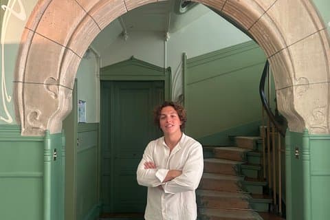 From Busy Paris To Quiet Paris : An Afternoon Stroll With A Local