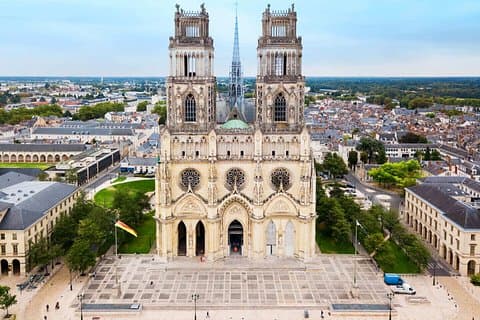Hello Orléans: Private 2-Hour Intro City Walk with Local Guide